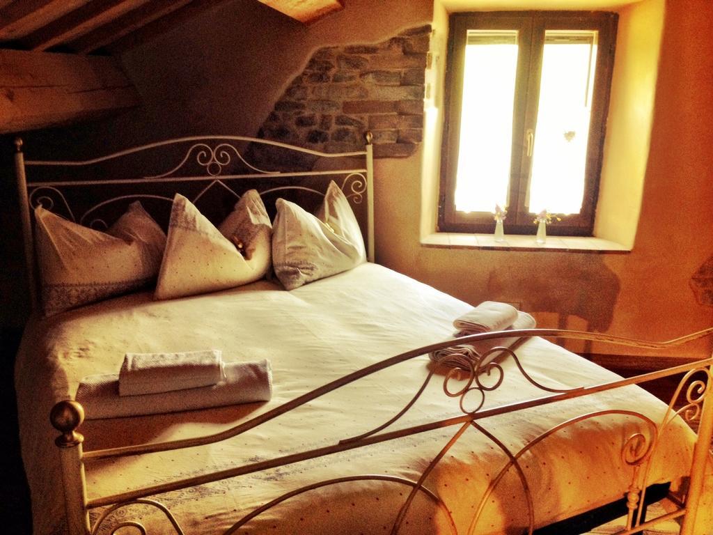 Casale Delle Rondini Bed & Breakfast Tolentino Rom bilde