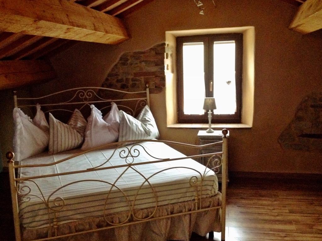 Casale Delle Rondini Bed & Breakfast Tolentino Rom bilde