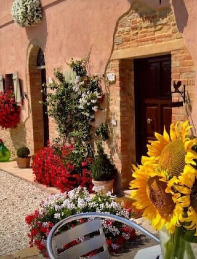 Casale Delle Rondini Bed & Breakfast Tolentino Eksteriør bilde