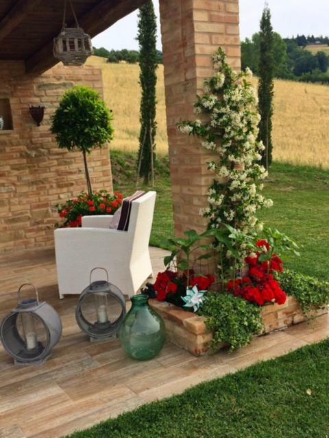 Casale Delle Rondini Bed & Breakfast Tolentino Eksteriør bilde