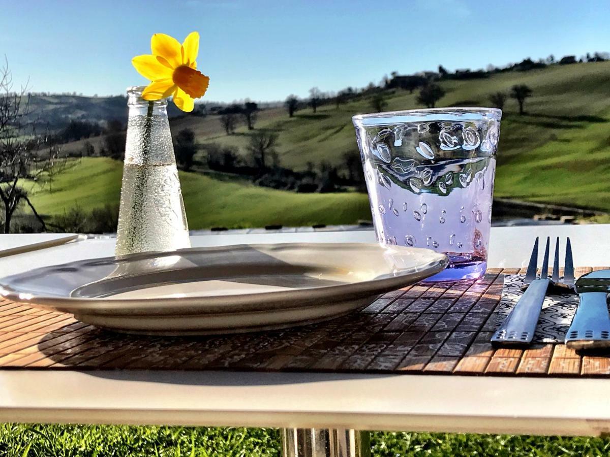 Casale Delle Rondini Bed & Breakfast Tolentino Eksteriør bilde